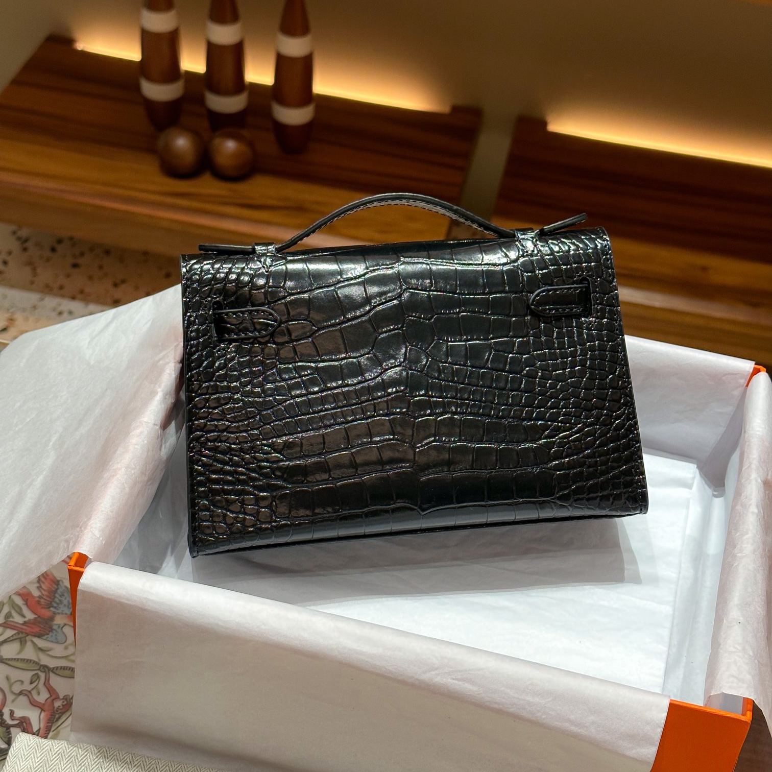 Herthtmes Epsom Kelly Crocodile Pochette Clutch