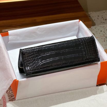 Herthtmes Epsom Kelly Crocodile Pochette Clutch
