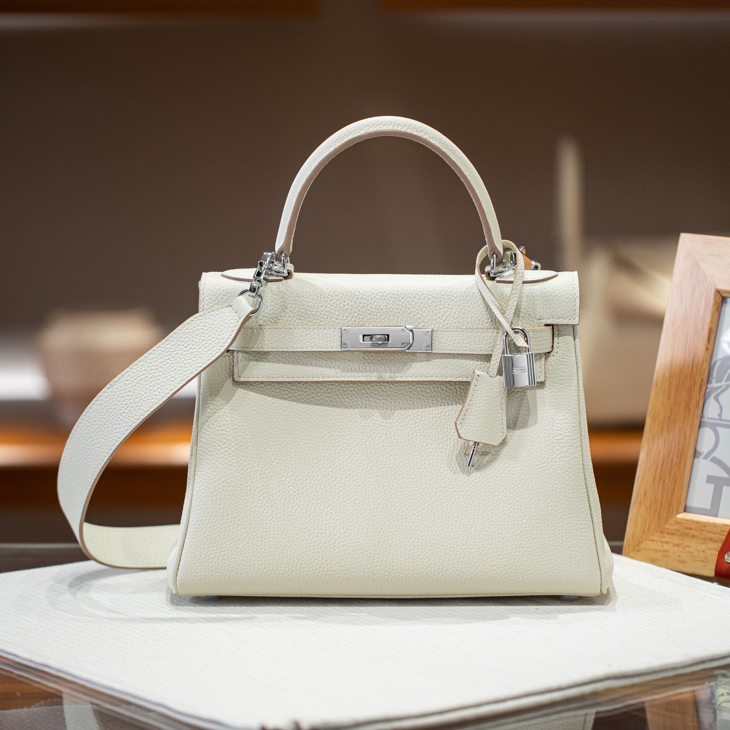 KELLY 28 FIRST LAYER TOGO COWHIDE WHITE