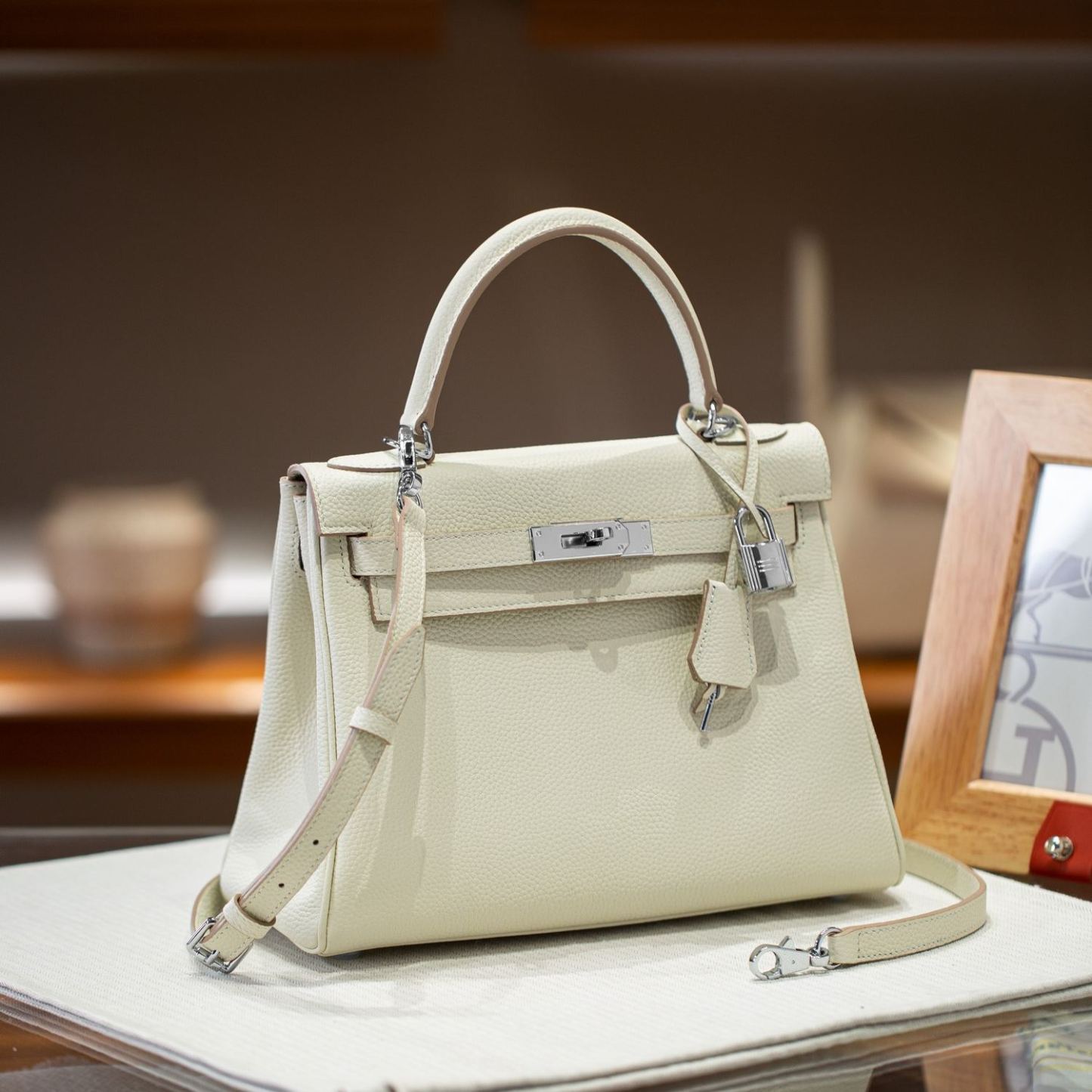 KELLY 28 FIRST LAYER TOGO COWHIDE WHITE