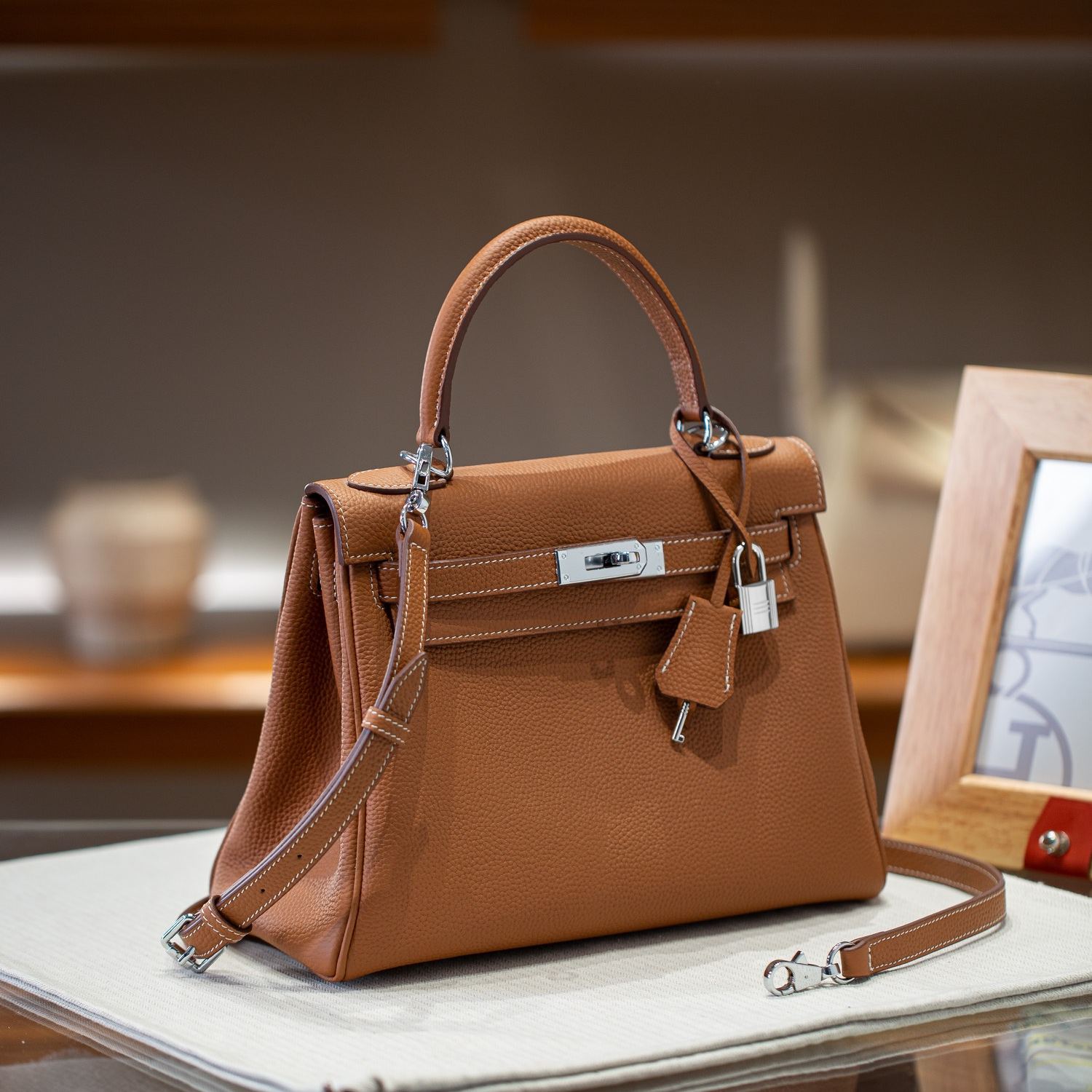 KELLY 28 FIRST LAYER TOGO COWHIDE WHITE