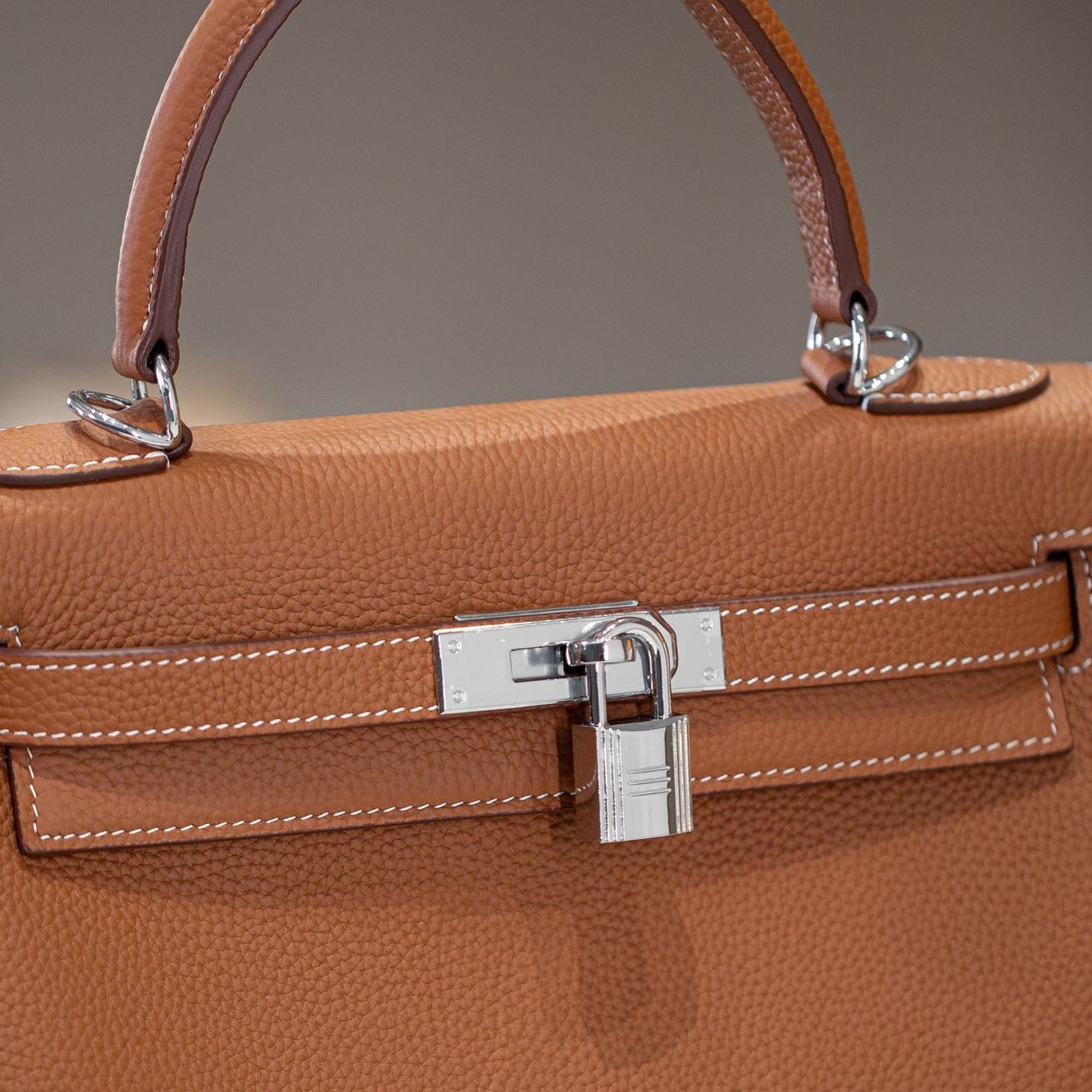 KELLY 28 FIRST LAYER TOGO COWHIDE WHITE