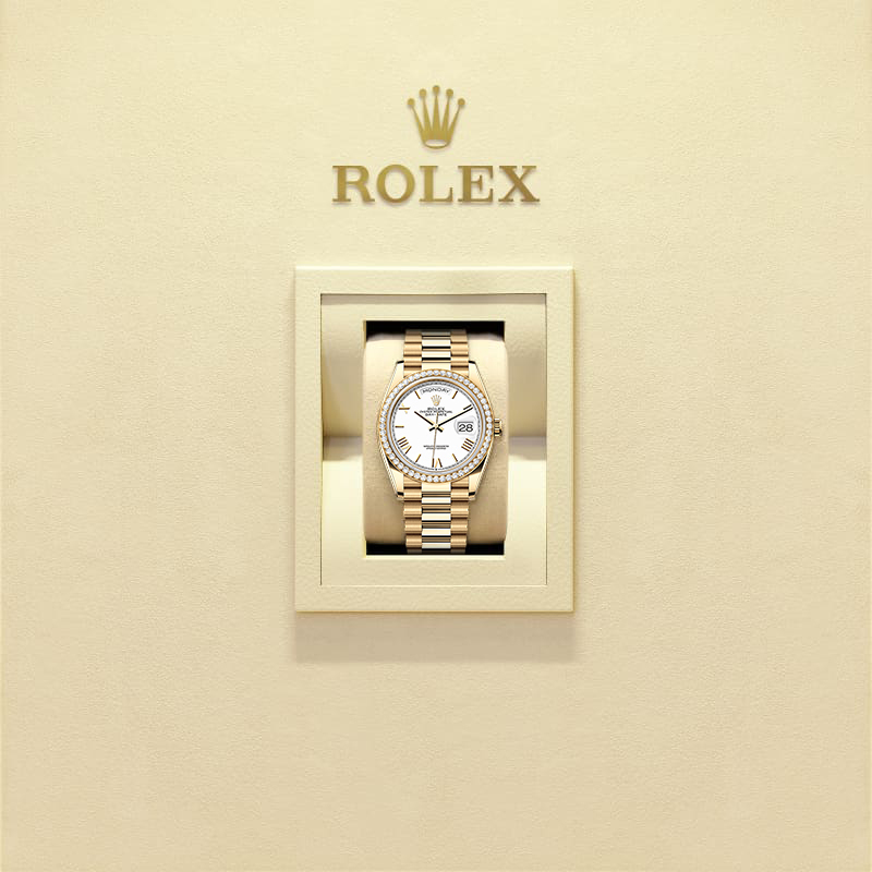 Rothtlex Day-Date 36 Oyster, 36 mm, yellow gold and diamonds Reference m128348rbr-0064