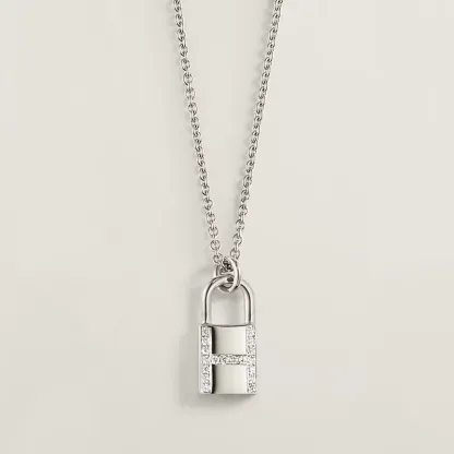 Kelly Cadenas pendant