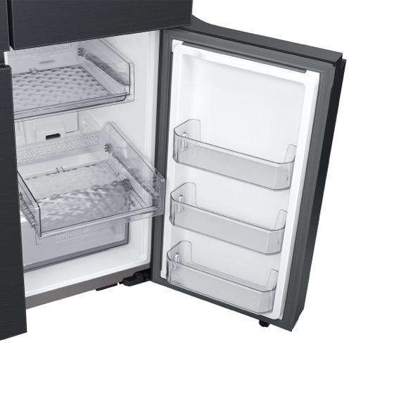 Bespoke 4-Door Flex™ Refrigerator (29 cu. ft.) with AI Family Hub™+ and AI Vision Inside™ in Stainless Steel