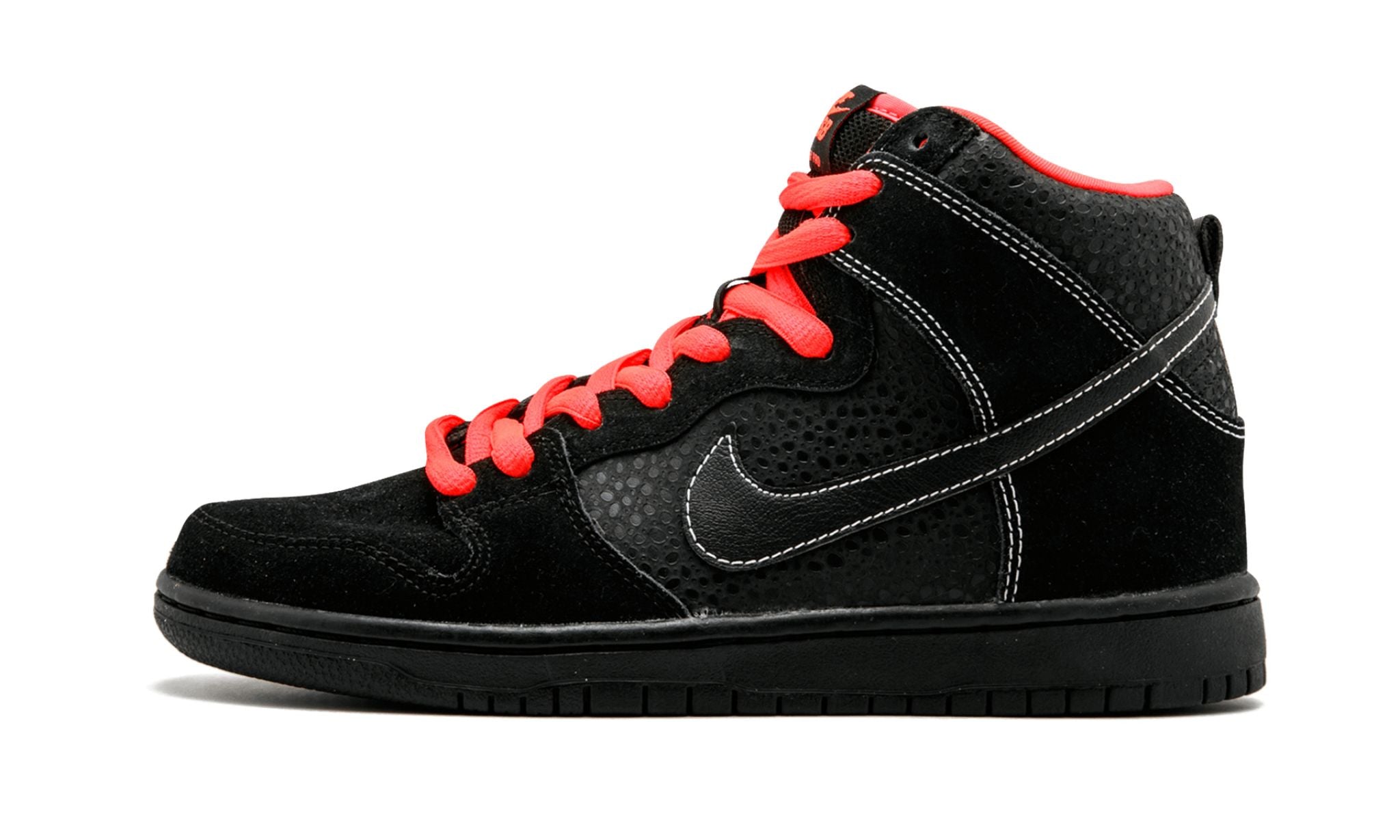 SB Dunk High Pro “Black Atomic Red”