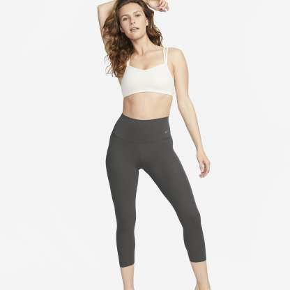 Zenvy - Women's Gentle-Support High-Waisted Cropped Leggings