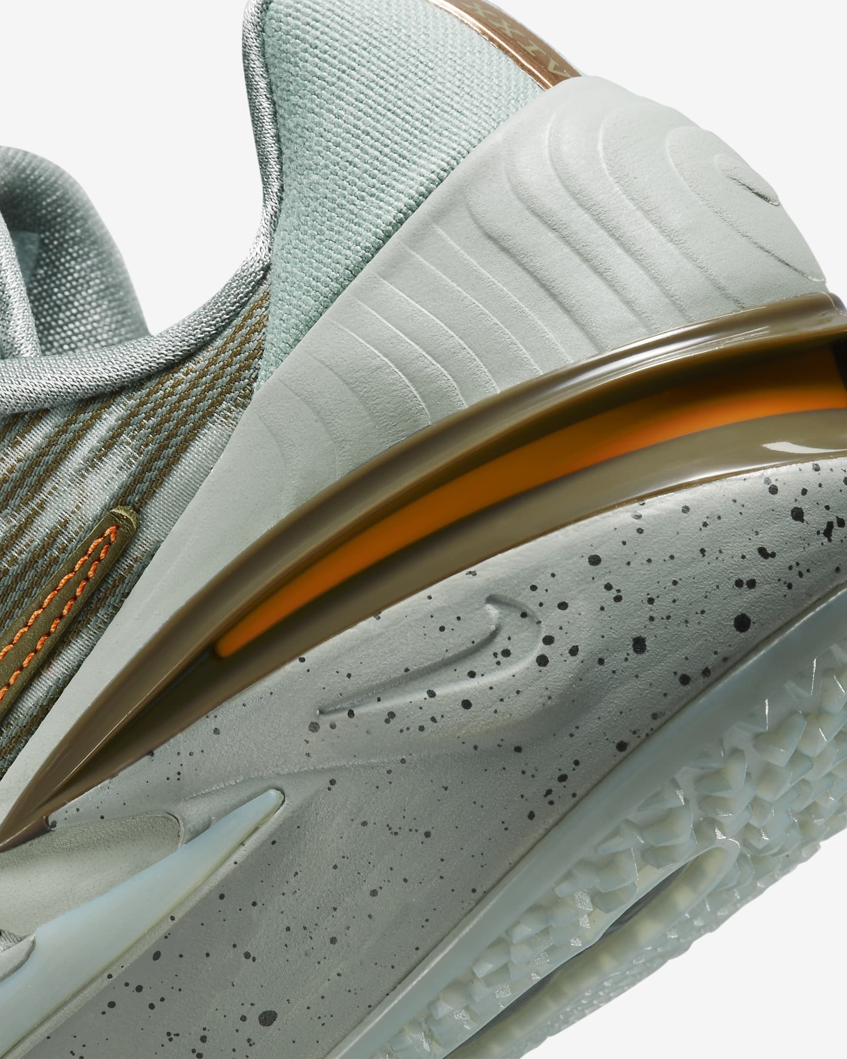 Men's Basketball Shoes