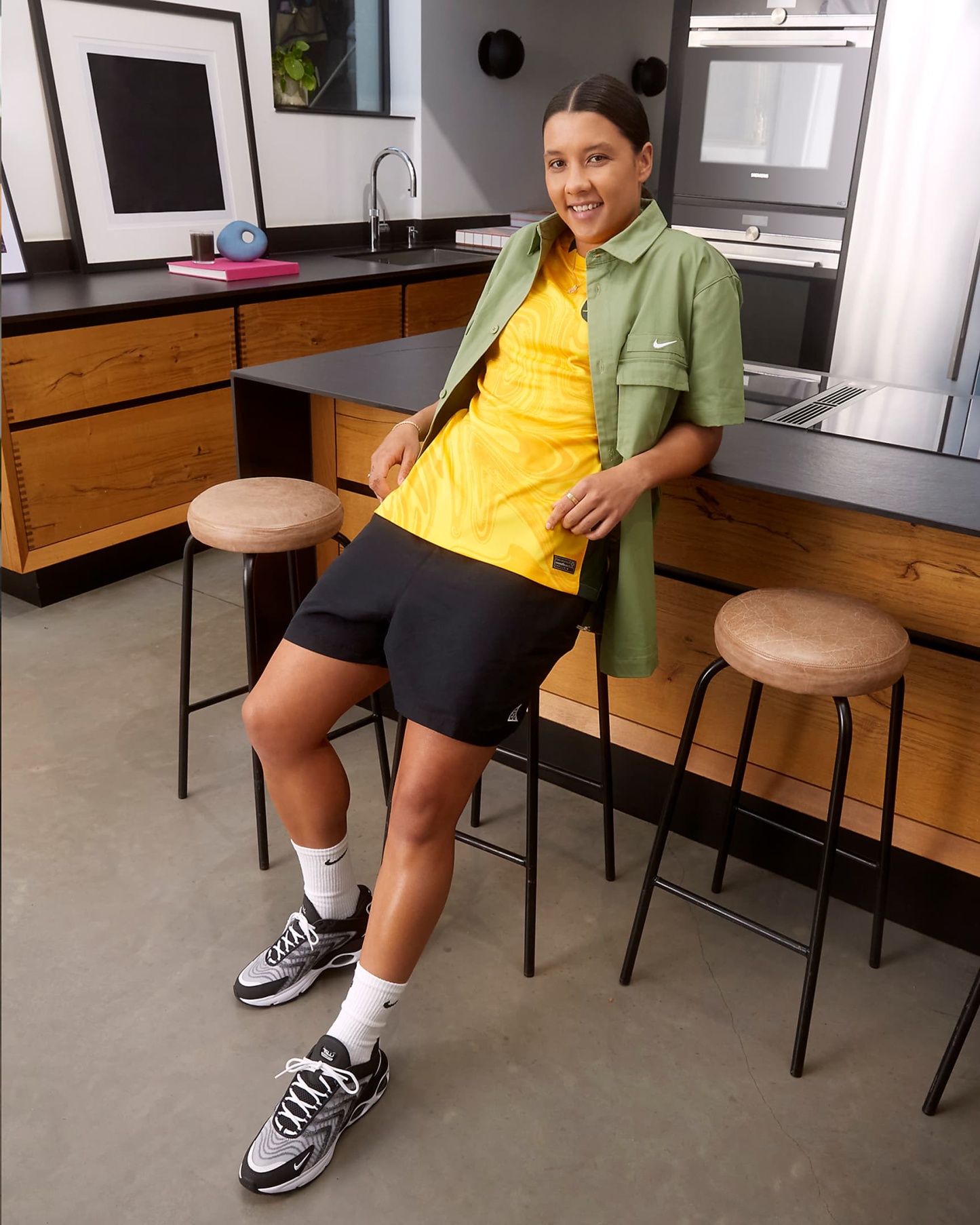 Men's Woven Military Short-Sleeve Button-Down Shirt