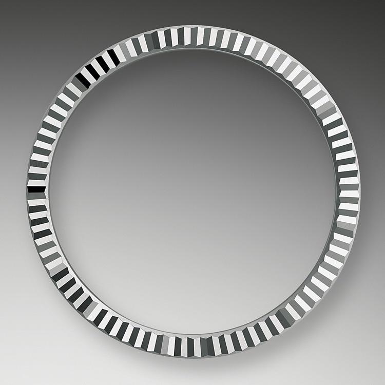 THE FLUTED BEZEL