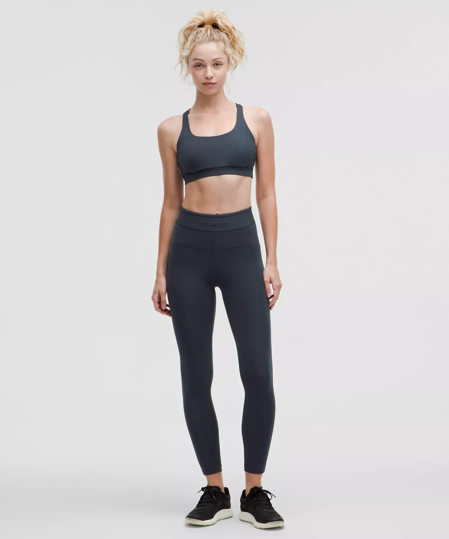 Lululemon 女士License to Train 高腰訓練緊身褲 25 吋（Logo 款）