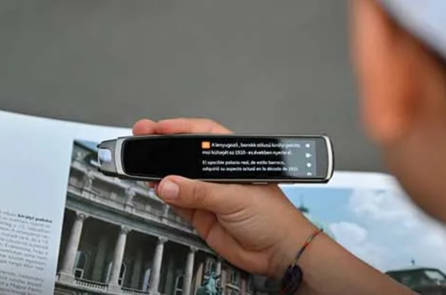 iFLYTEK Smart Dictionary Pen