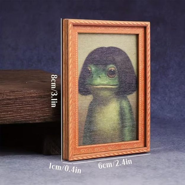 🐸Funny Frog Magnet - 🎄Mini Fridge Magnet with Green Frog & Haircut