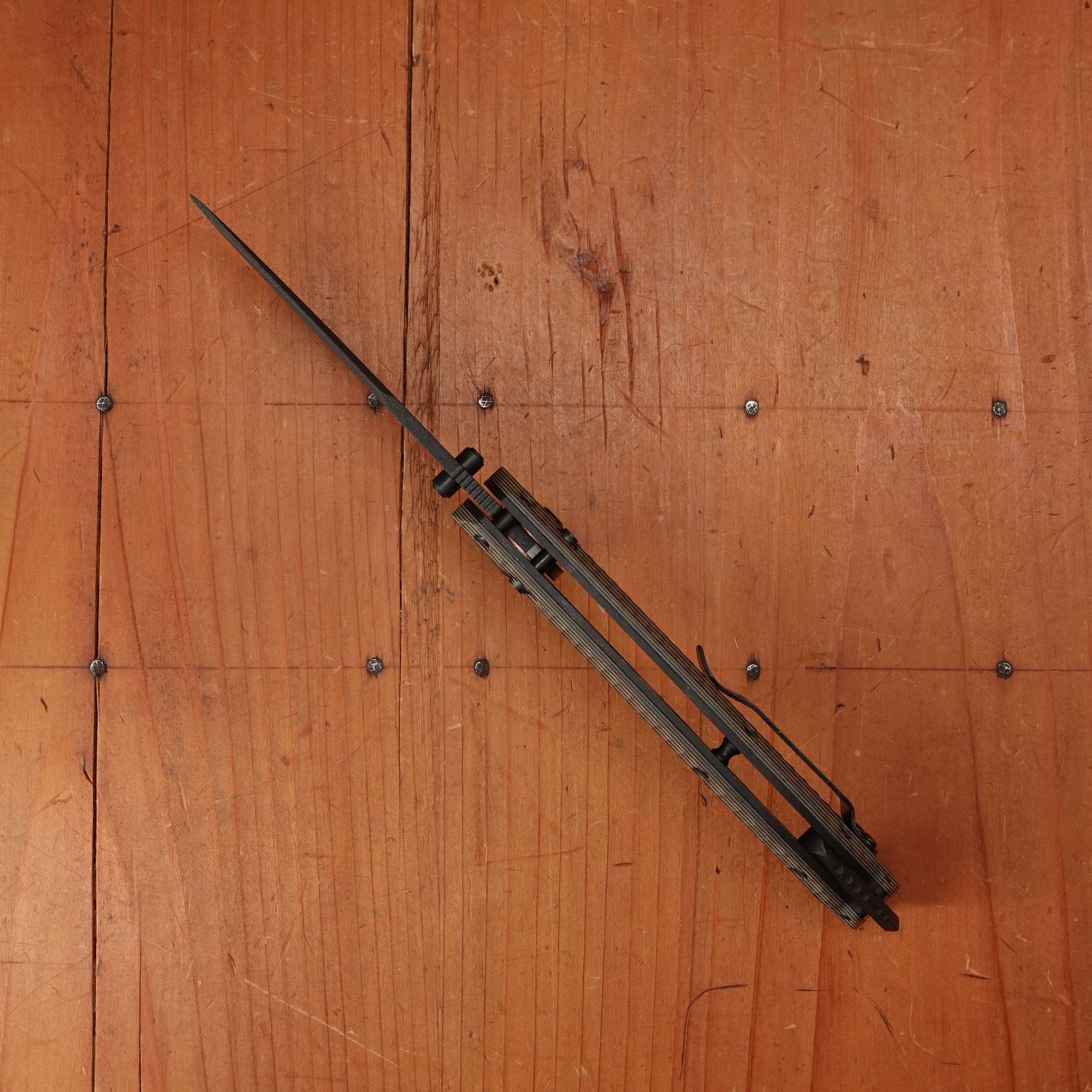 BM 865BK-01 Mini Bedlam Scimitar CPM-S90V AXIS Lock Black/Coyote/OD Handle