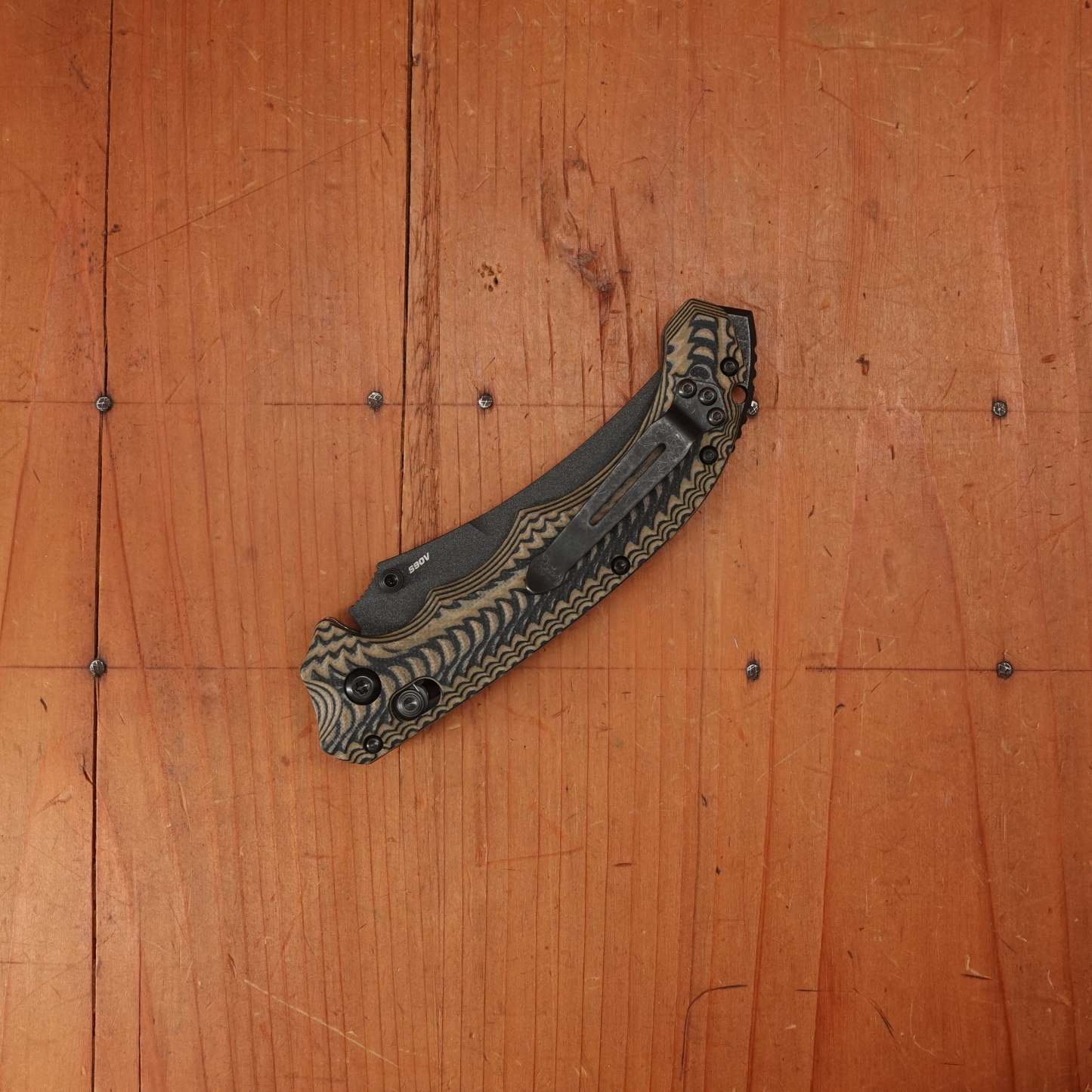 BM 865BK-01 Mini Bedlam Scimitar CPM-S90V AXIS Lock Black/Coyote/OD Handle