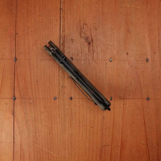 BM 865BK-01 Mini Bedlam Scimitar CPM-S90V AXIS Lock Black/Coyote/OD Handle