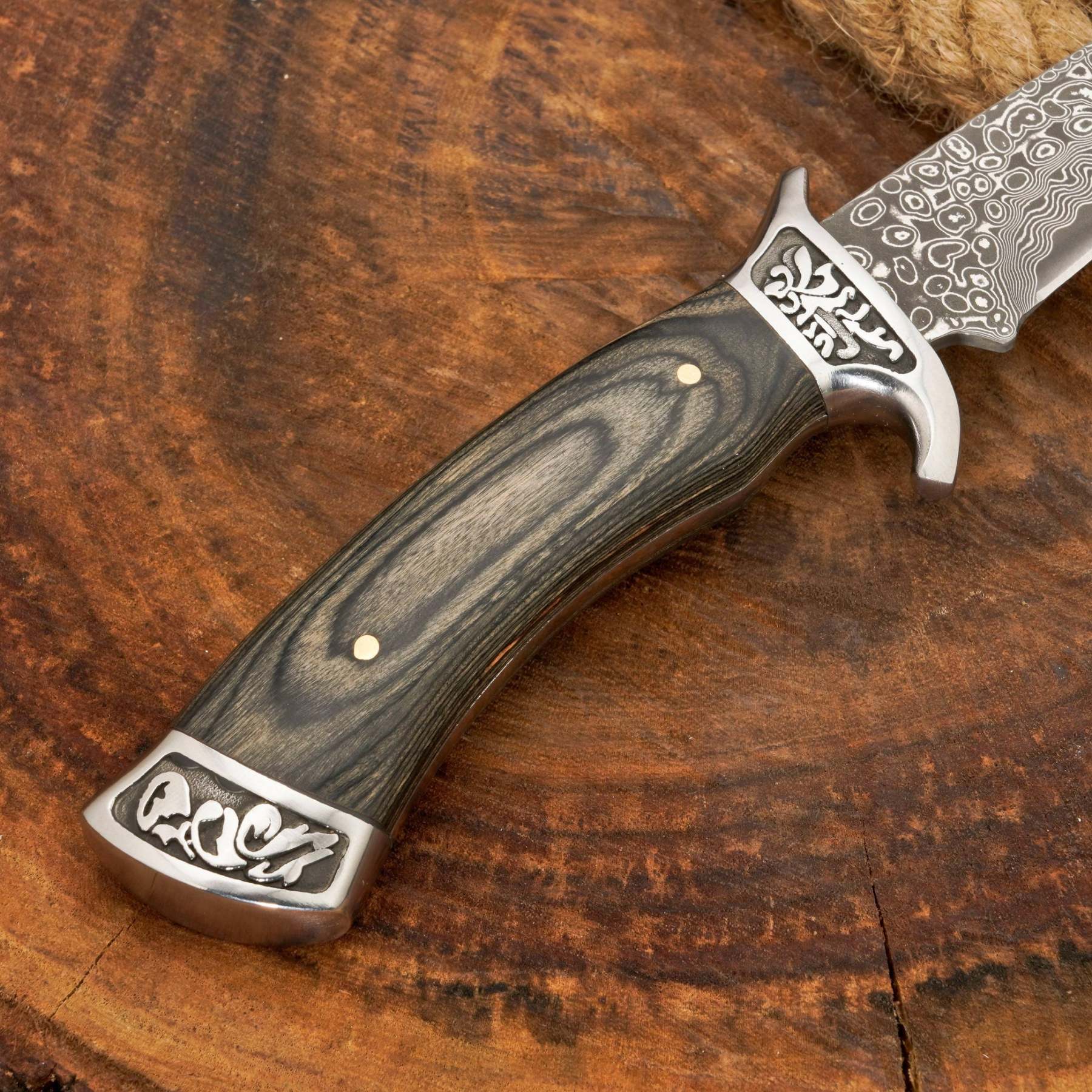🪓 Hand-Forged Damascus Steel Hunting Knife