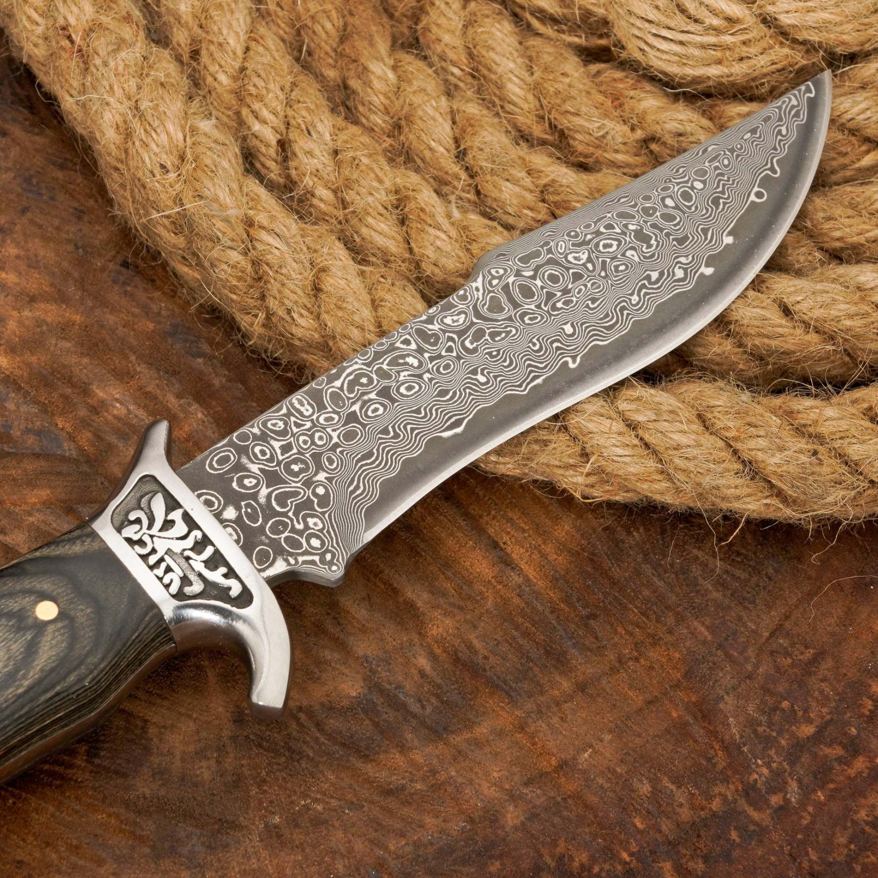 🪓 Hand-Forged Damascus Steel Hunting Knife