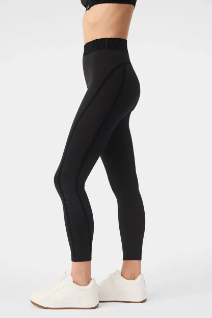 Airlift High-Waist 7/8 Line Up Legging