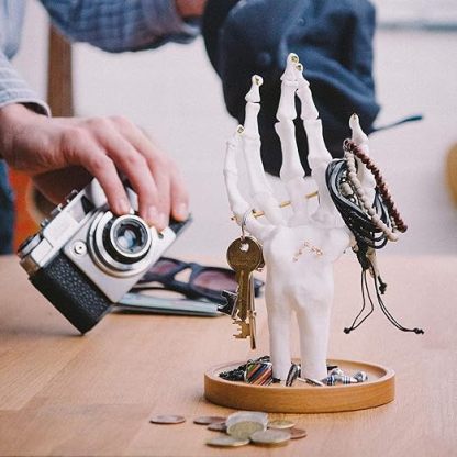 Qingquyy Skeleton Hand Ring Holder & Jewelry Stand Earring Organizer & Necklace Holder For Gothic Decor Halloween Decorations & Bedroom Accessories Bracelet Holder & Jewelry Organizer