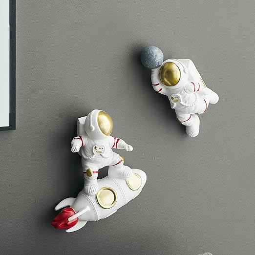 Astronauts Wall Sculpture Figurines Set of 2 for Home Decor, Astronaut Wall Decoration Outer Space Man Wall Decor Background 3D Wall Decor for Living Room Bedroom Boys Kids Room