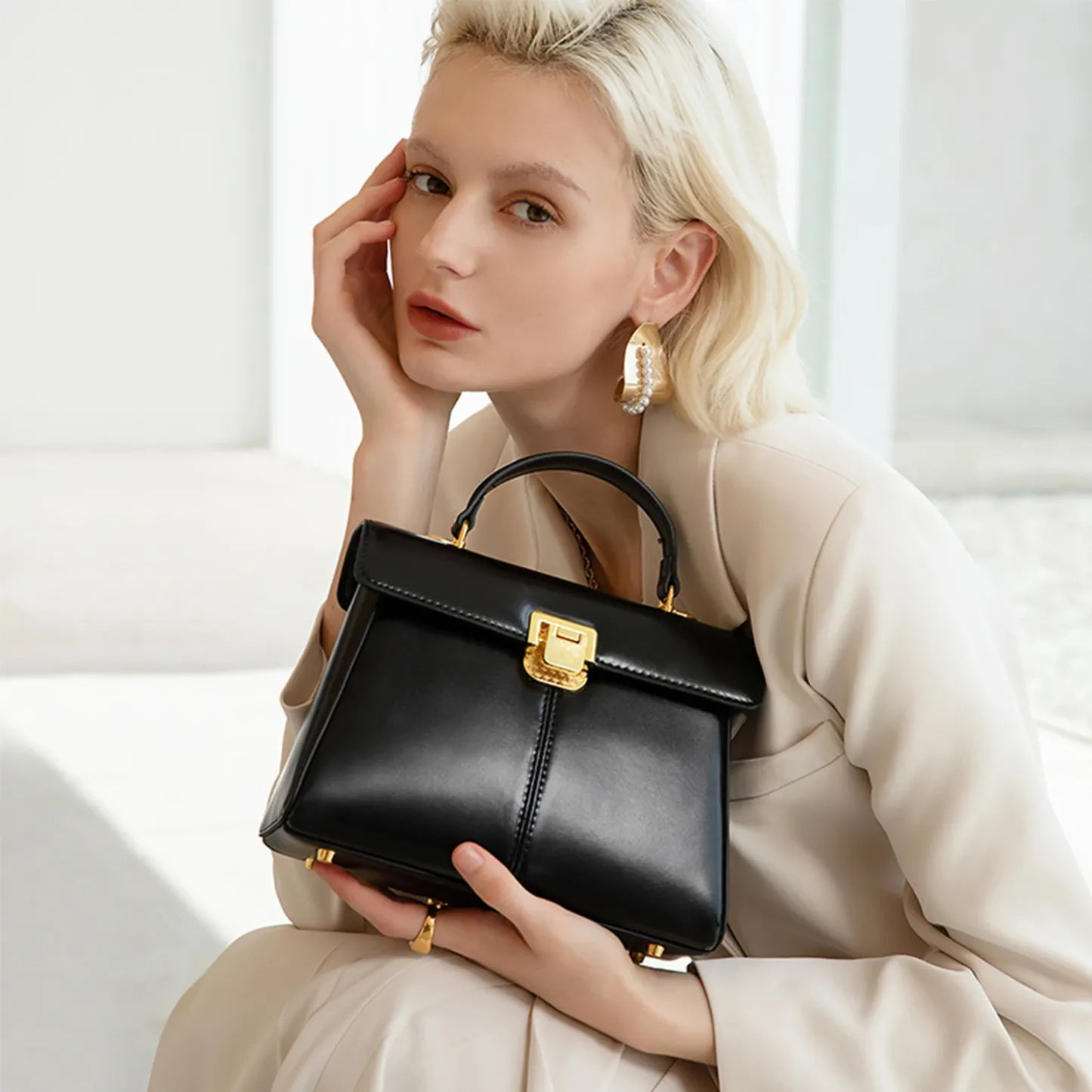 Genuine Leather Handbag for Women, Luxury Branded Crossbody Bag, Fashionable and Versatile, Scarf Decor