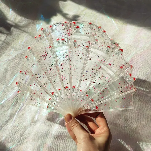 Mushroom hand fan