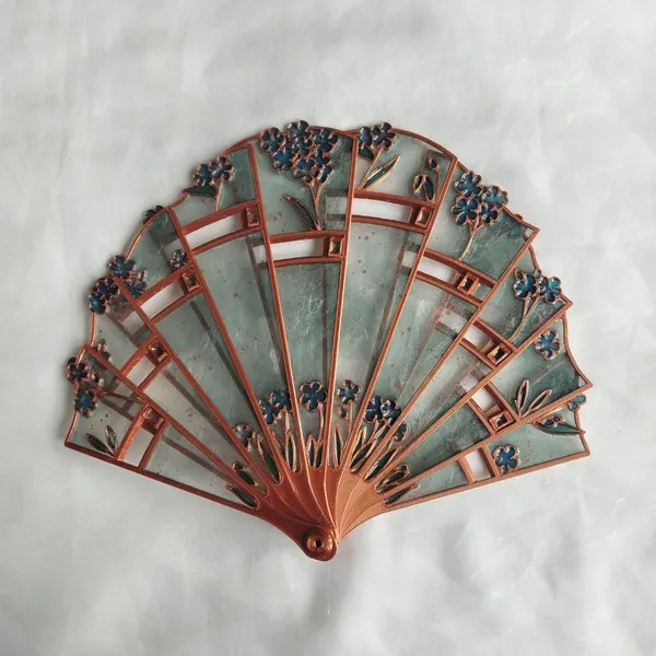 Forget-me-not hand fan