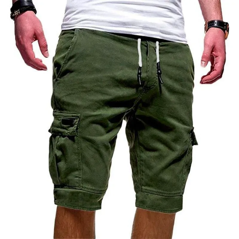Pantaloncini larghi con grandi tasche alla moda maschile
