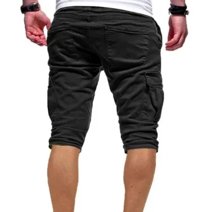 Pantaloncini larghi con grandi tasche alla moda maschile