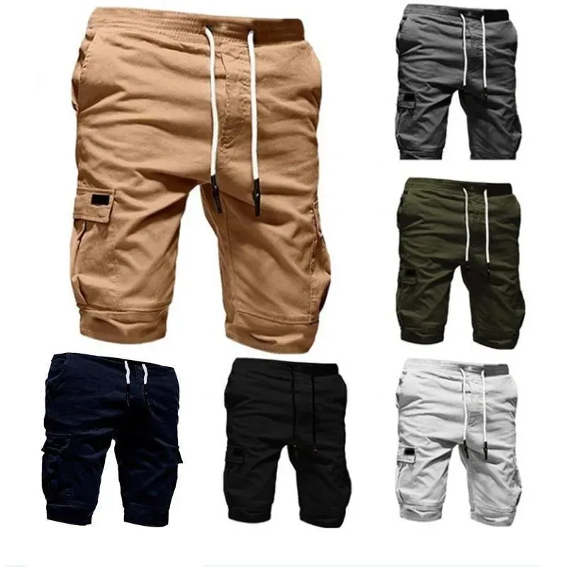 Pantaloncini larghi con grandi tasche alla moda maschile