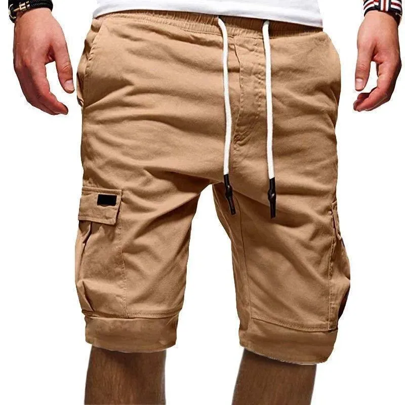 Pantaloncini larghi con grandi tasche alla moda maschile