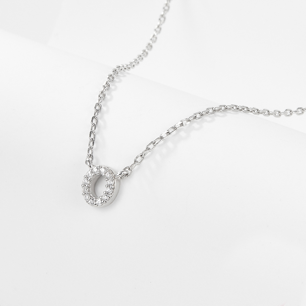 Collana con lettera iniziale tempestata di argento 925 I 45 cm