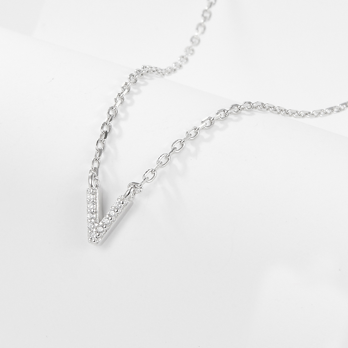 Collana con lettera iniziale tempestata di argento 925 I 45 cm