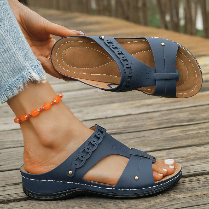 👟【EU36-43】 Damskie letnie sandały na platformie ze stylowym wycięciem na platformie