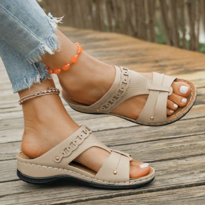 👟【EU36-43】 Damskie letnie sandały na platformie ze stylowym wycięciem na platformie