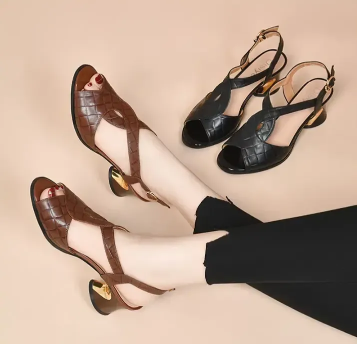 Acquista 1, prendi 1 gratis👠【35～40】Nuovi sandali retrò traspiranti con tacco spesso e bocca di pesce