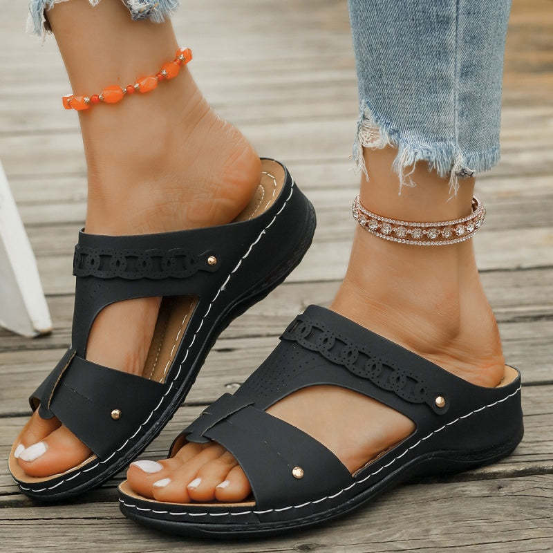👟【EU36-43】 Damskie letnie sandały na platformie ze stylowym wycięciem na platformie