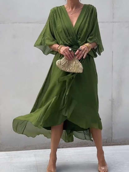 Elegante e raffinato abito in chiffon con scollo a V