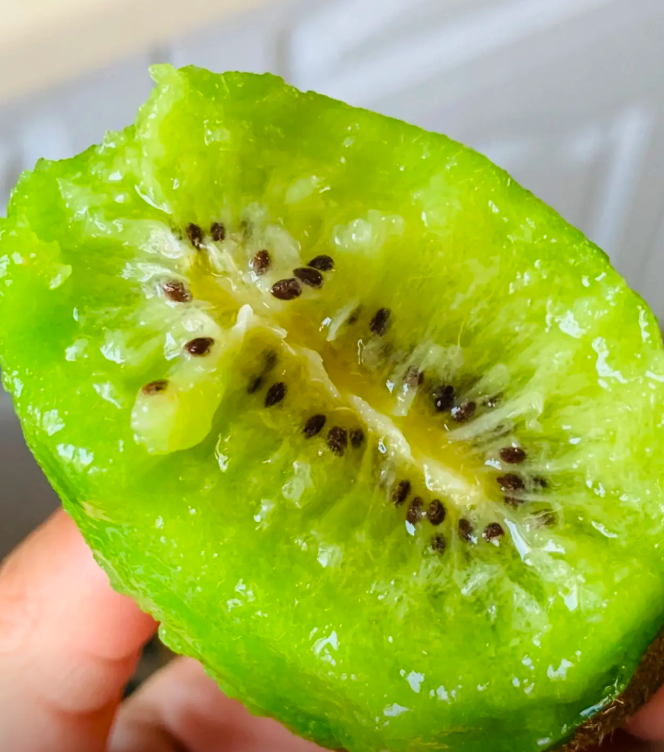1000+Kiwi Fruit Seeds | High Germination Rate | Easy Home Growing | Sweet & Juicy Fruit