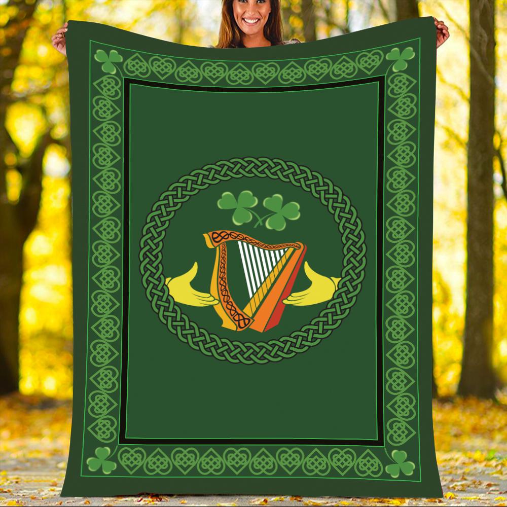 St. Patrick's Day Custom Blanket IRISH CELTIC CLADDAGH Blanket - Fleece Blanket-A Loves Gift