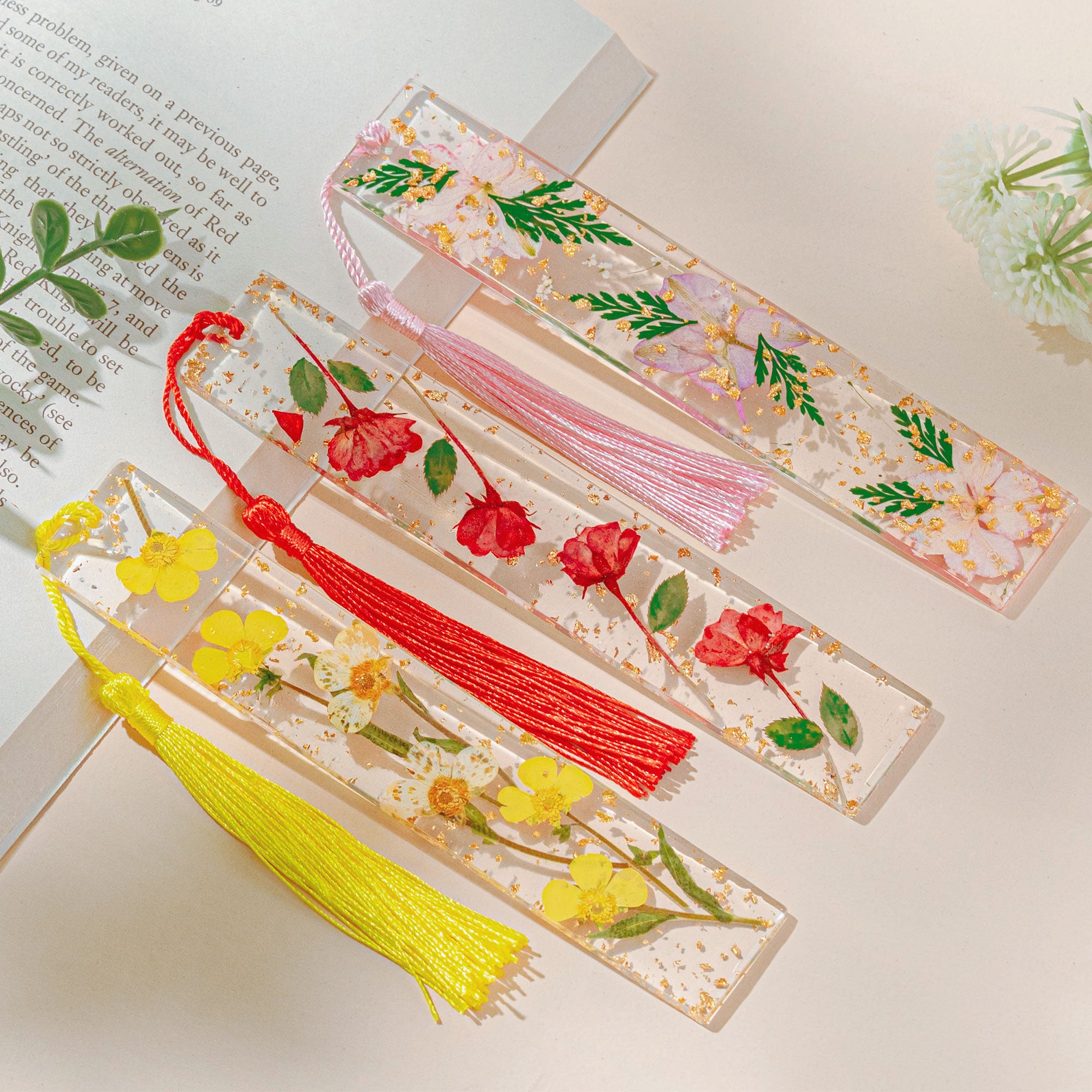 Real Flower, Floral Flower, Book Lover - Personalized Resin Bookmark