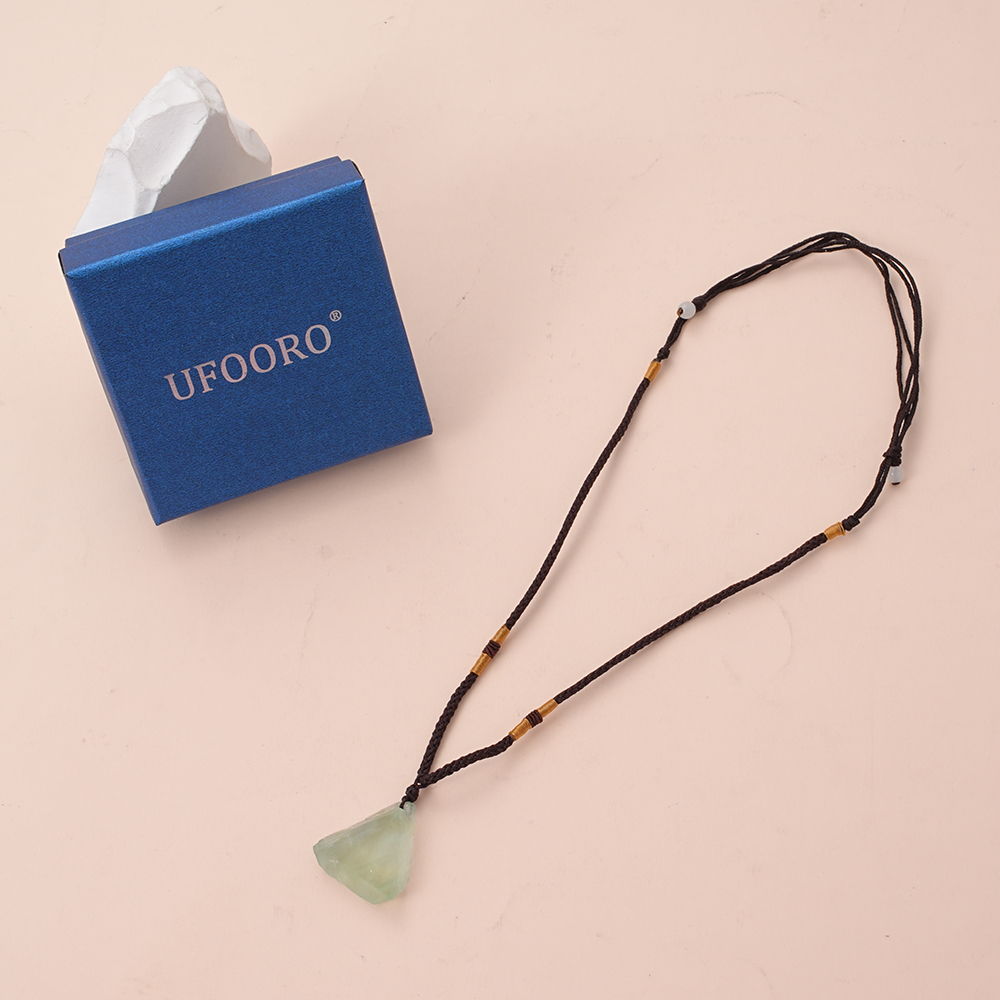 UFOORO Imitation Jade Pendant Necklace for Women Green Simulated Jadeite Carved Peace Buckle Jewelry