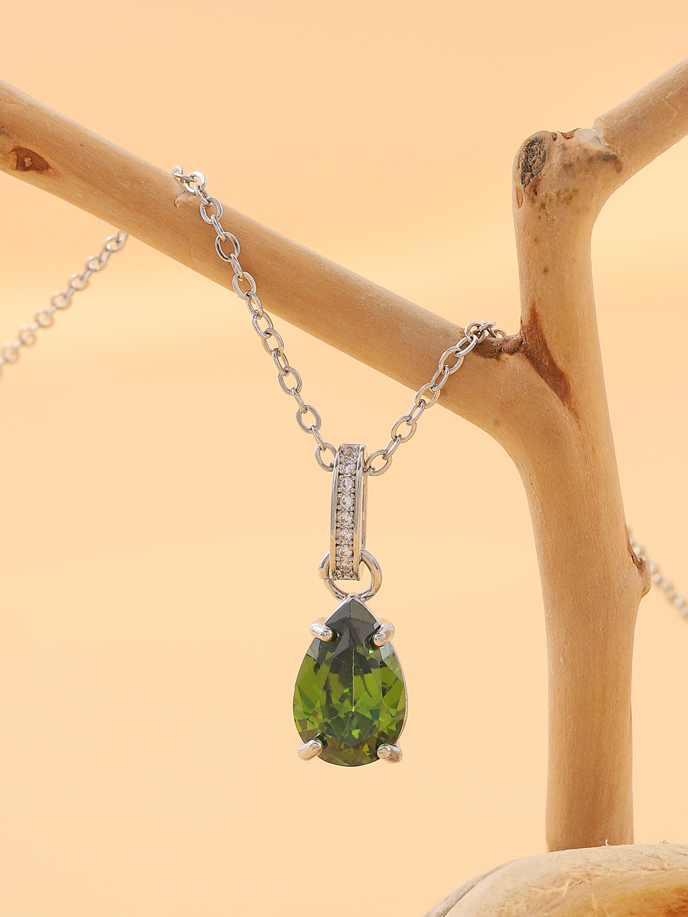 Hainon Green Drop Stone Pendnat Necklace for Women