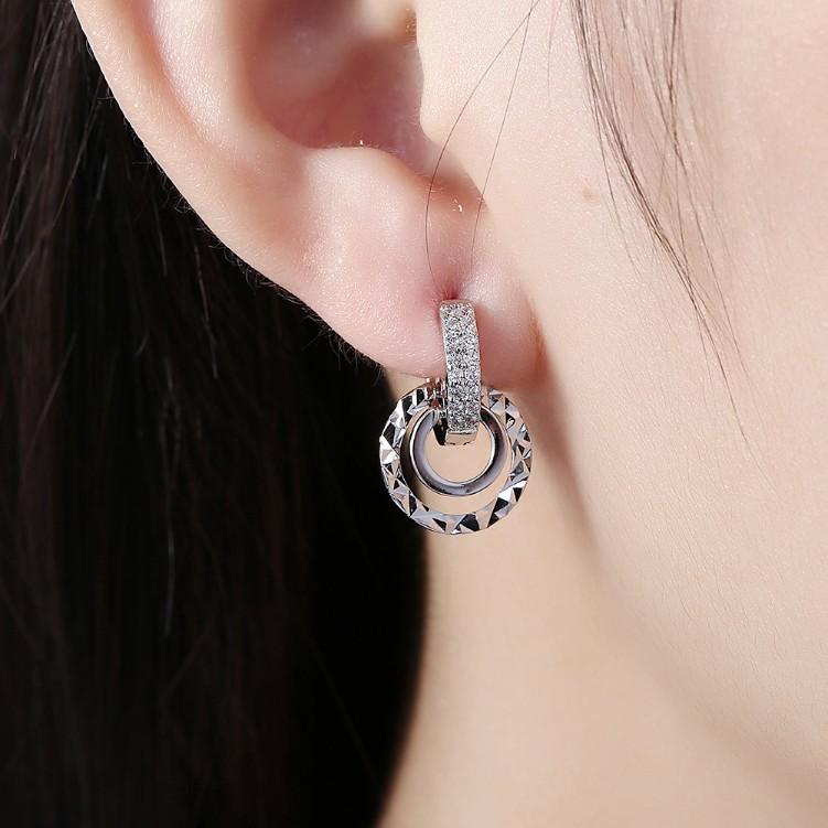 Luxe Crystal Hammered Design Circular Earrings Set in Silvertone - Riakoob Jewelry