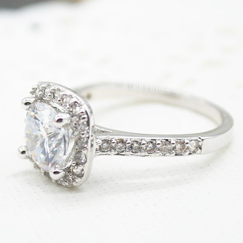 2.00CT Cushion-Cut Queen White Swarovski Elements Ring, Rings, Riakoob Jewelry, Riakoob Jewelry  jewelryjewelry deals, swarovski crystal jewelry, groupon jewelry,, jewelry for mom,
