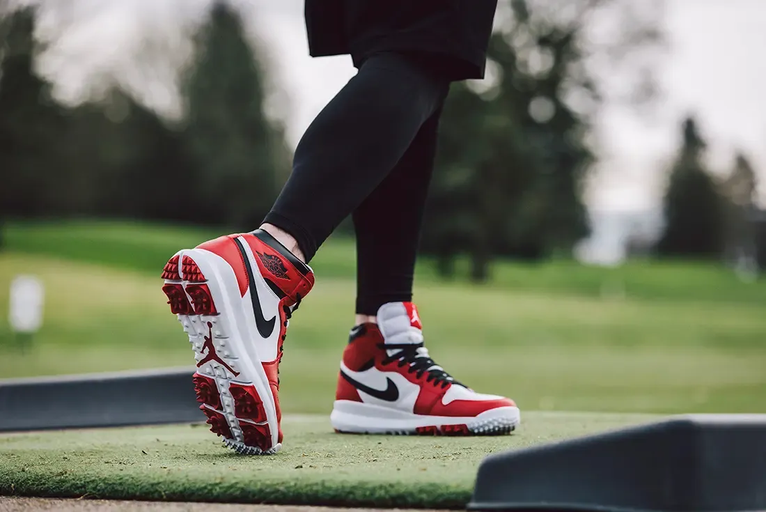Retro Golf Shoe