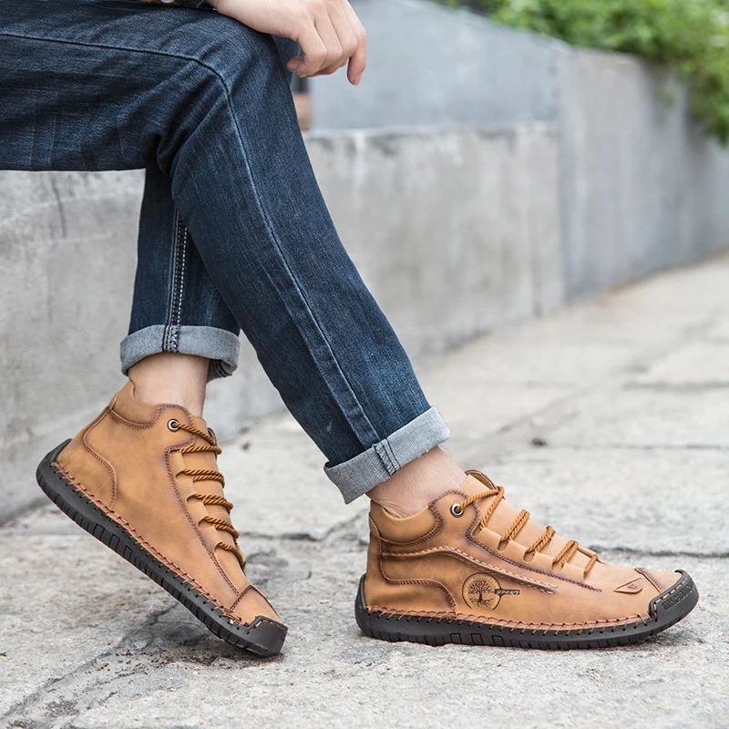 Men's Retro Hand-Stitched Pigskin Boots – Wide Toe, Breathable, Non-Slip, Arch Support, Memory Foam Insole, Lightweight & Comfortable for Walking & Driving