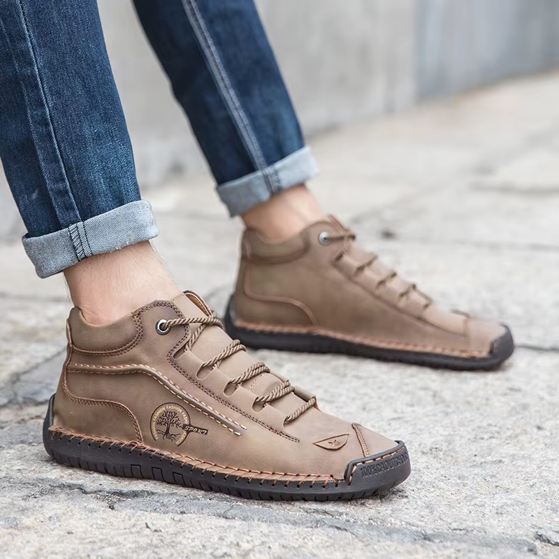 Men's Retro Hand-Stitched Pigskin Boots – Wide Toe, Breathable, Non-Slip, Arch Support, Memory Foam Insole, Lightweight & Comfortable for Walking & Driving