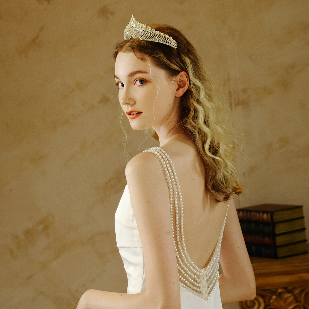 Retro Style Ins Full Diamond Crown Noble Crown
